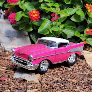 MUSCLE MACHINE ♡ 1957 Bel Air Pink White Roof Chevy - 1:18 Scale Diecast Model